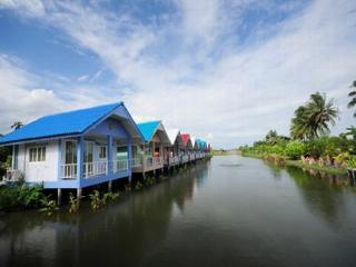 Baan Chay Namm Resort Bangkok Esterno foto