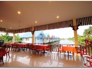 Baan Chay Namm Resort Bangkok Esterno foto